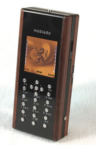 Mobiado Professional EM, un cellulare unico in legno di palissandro ed ebano Mobiado Professional EM, un cellulare unico in legno di palissandro ed ebano
