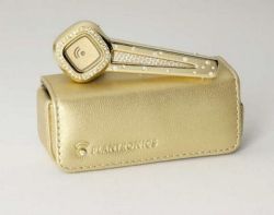 Plantronics, auricolare bluetooth d’oro e diamanti