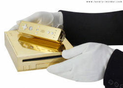 Una Wii d'oro per la Regina Elisabetta Una Wii d'oro per la Regina Elisabetta