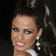 Kate Price: “Amo botox e abbronzatura: tutti moriremo per qualche ragione!”
