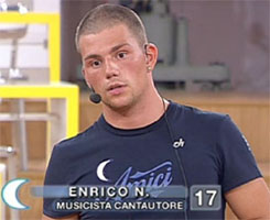 Amici: Luca Jurman maestro di Enrico Nigiotti. Confermato il meccanismo della doppia sfida Amici: Luca Jurman maestro di Enrico Nigiotti. Confermato il meccanismo della doppia sfida