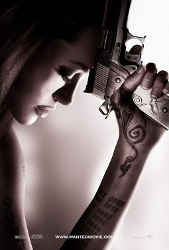 Angelina Jolie sceglie la fantascienza, e blocca le riprese di “Wanted 2”