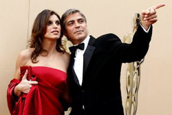 Elisabetta Canalis accompagna George Clooney agli Oscar 2010