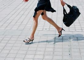 Donne sempre di corsa? Non si rischia l'infarto Donne sempre di corsa? Non si rischia l'infarto