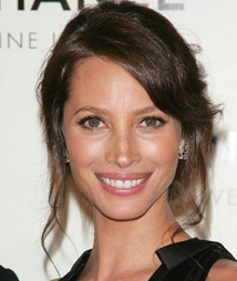 "No woman, no cry": Christy Turlington difende le donne in gravidanza "No woman, no cry": Christy Turlington difende le donne in gravidanza