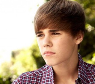 Selena Gomez farà tagliare i capelli a Justin Bieber?