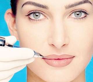 Trucco permanente: è dannoso?