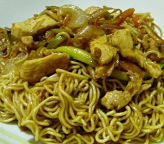 Noodles di riso con pollo