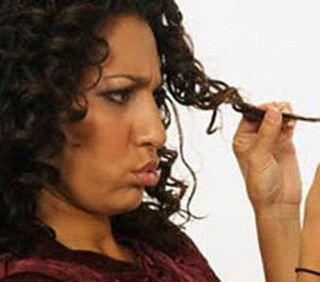 Permanente: è dannosa per i capelli?