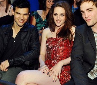 MTV Movie Awards: Eclipse trionfa, Robert Pattinson bacia Taylor Lautner