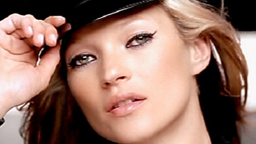 Kate Moss lancia la sua collezione di cosmetici per Rimmel London Kate Moss lancia la sua collezione di cosmetici per Rimmel London