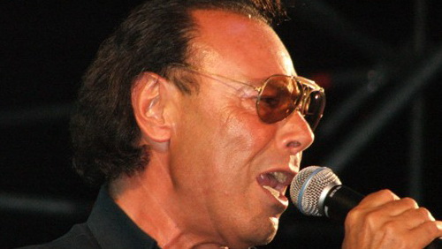Antonello Venditti e la canzone per Silvio Berlusconi Antonello Venditti e la canzone per Silvio Berlusconi