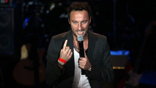 X-Factor: Francesco Facchinetti attacca Simona Ventura su Facebook X-Factor: Francesco Facchinetti attacca Simona Ventura su Facebook