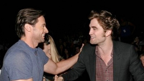Hugh Jackman elogia la voce di Robert Pattinson Hugh Jackman elogia la voce di Robert Pattinson