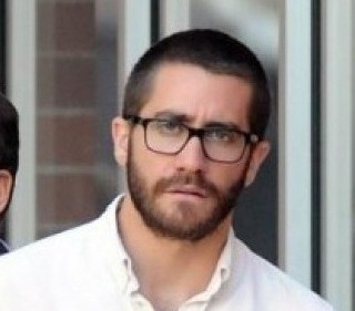 Jake Gyllenhaal, barba e occhiali per lo Yom Kippur