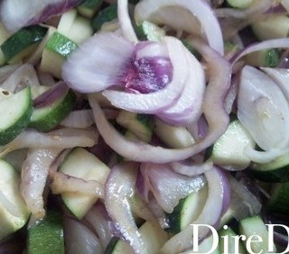 Ricetta contorno zucchine e cipolle, in padella
