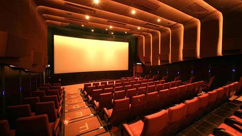 Il cinema italiano cresce nel 2011 Il cinema italiano cresce nel 2011