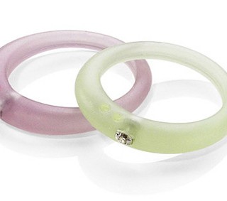 Duepunti: gioielli in diamanti e silicone