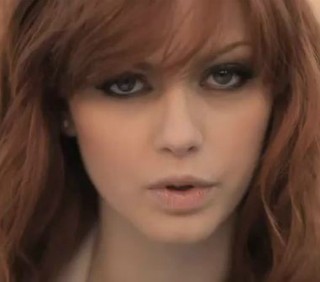 Annalisa Scarrone lancia il nuovo singolo