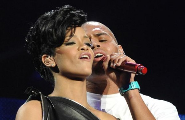 Rihanna intima con la mamma di Chris Brown Rihanna intima con la mamma di Chris Brown