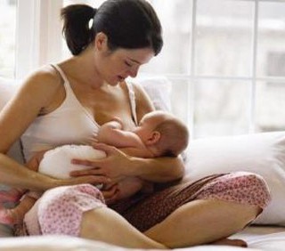 Dieta dimagrante e ossessioni alimentari: dipende dalla mamma?