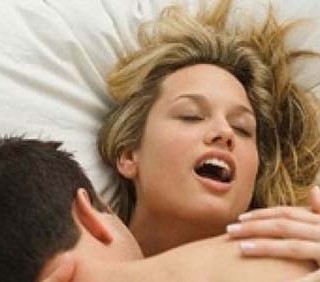 Sesso quando si condivide casa: come fare?