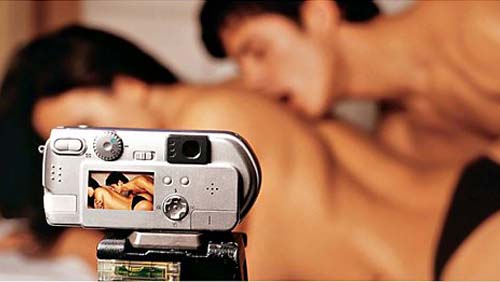 Porno: dal 2006 sono 1,2 milioni gli anni visti Porno: dal 2006 sono 1,2 milioni gli anni visti