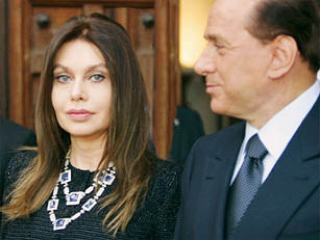Capodanno con il botto: tutte le donne del Re di cuori B. e il poker di Veronica Capodanno con il botto: tutte le donne del Re di cuori B. e il poker di Veronica