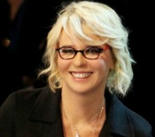 Maria De Filippi smentisce la chirurgia plastica