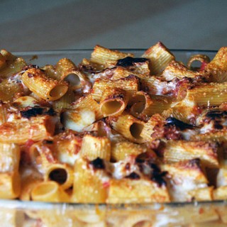 Maccheroni al forno: la ricetta con besciamella e fegatini di pollo