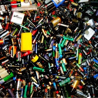 Riciclare le pile: mamme e papà, la seconda vita delle batterie