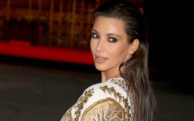 Kim Kardashian compleanno: la showgirl dalle curve esplosive compie 34 anni Kim Kardashian compleanno: la showgirl dalle curve esplosive compie 34 anni