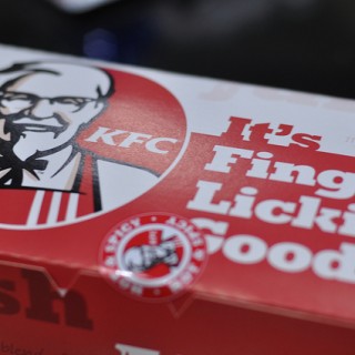 Hamburger senza pane: KFC presenta il panino fatto di pollo fritto, foto