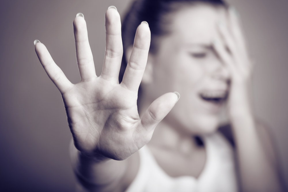 Violenza donne: al via la campagna Le parole non bastano Violenza donne: al via la campagna Le parole non bastano