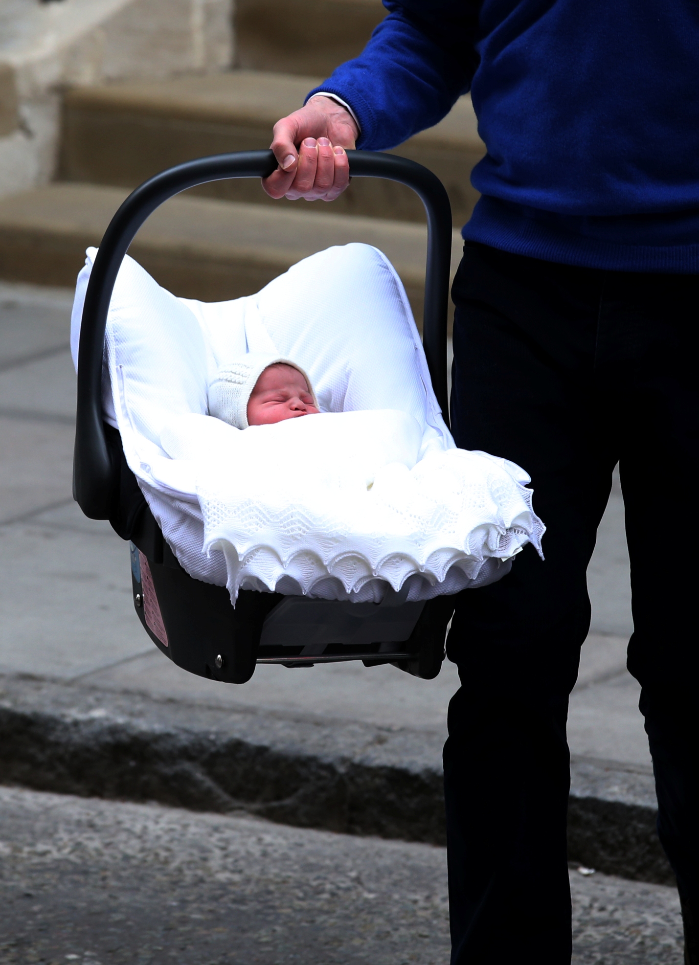 Royal baby: le prime foto della principessa Royal baby: le prime foto della principessa