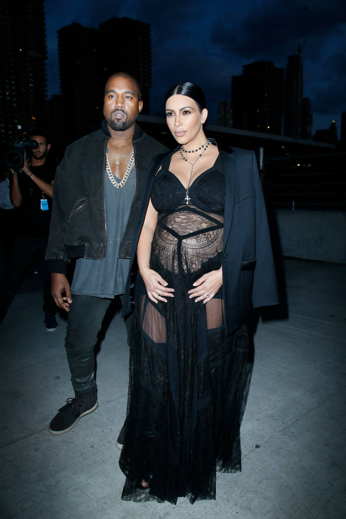 Nude look e pancione in vista per Kim Kardashian Nude look e pancione in vista per Kim Kardashian
