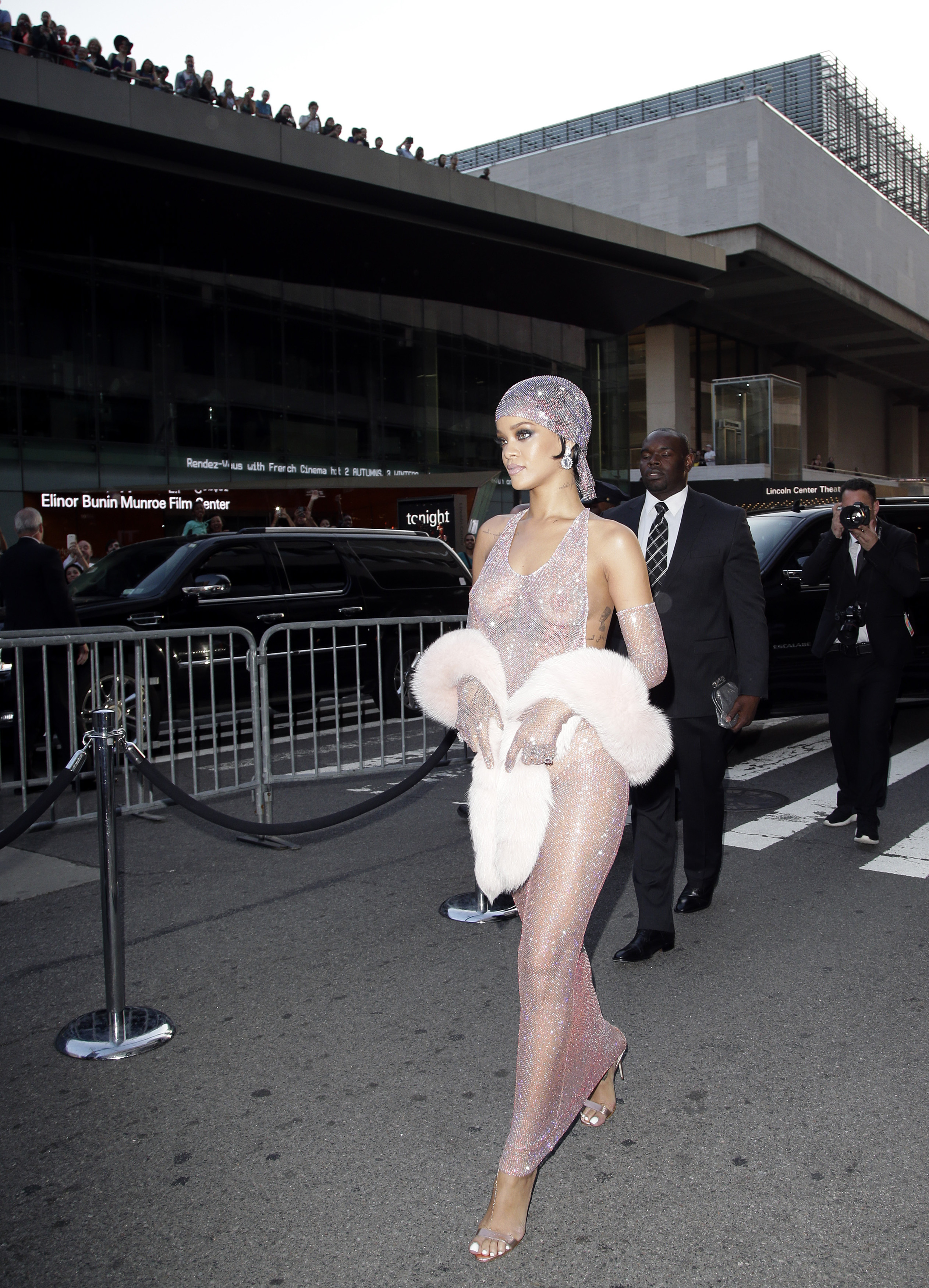 Rihanna vittima degli animalisti Rihanna vittima degli animalisti