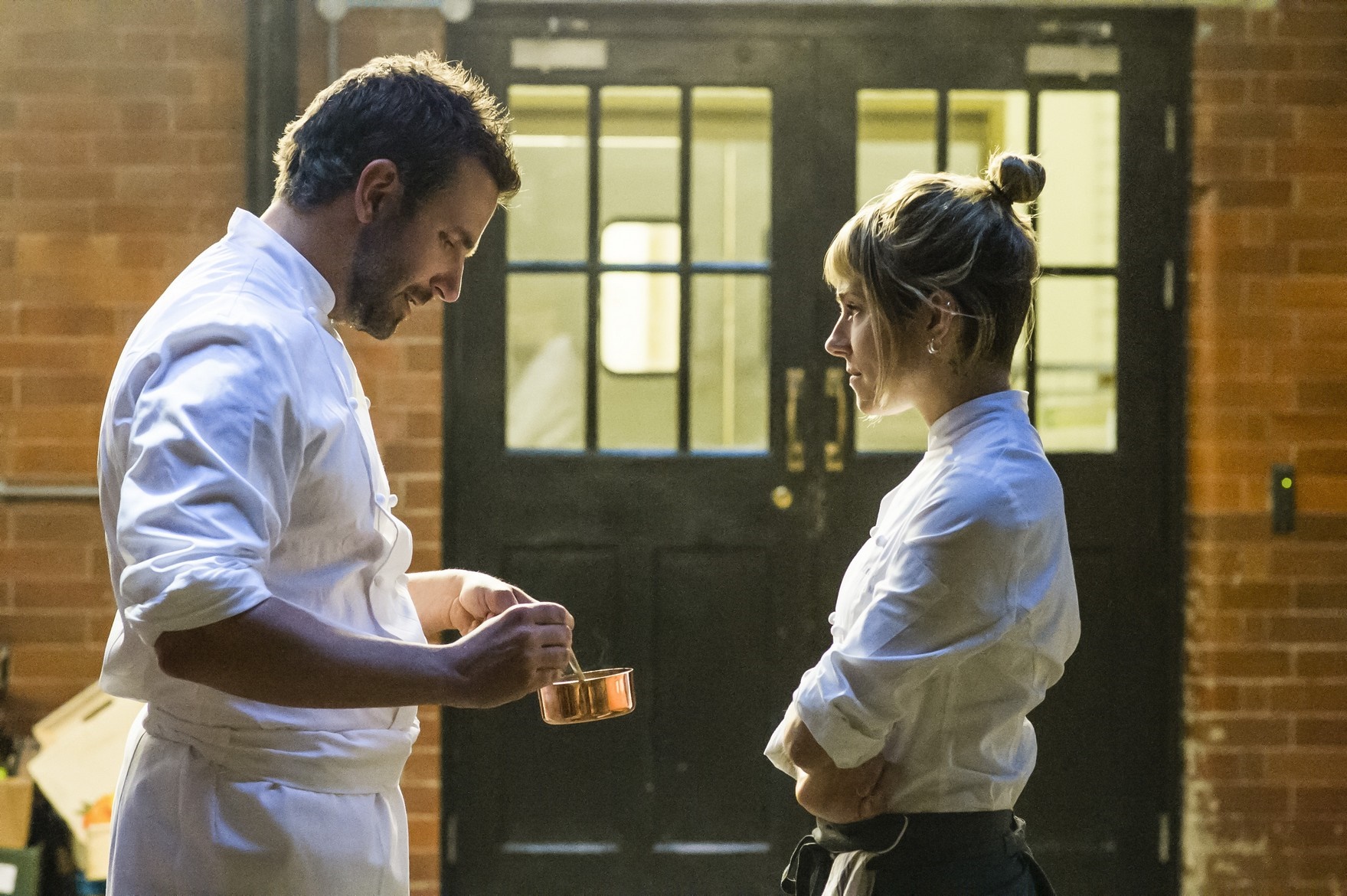Bradley Cooper: chef affascinate e di talento Bradley Cooper: chef affascinate e di talento