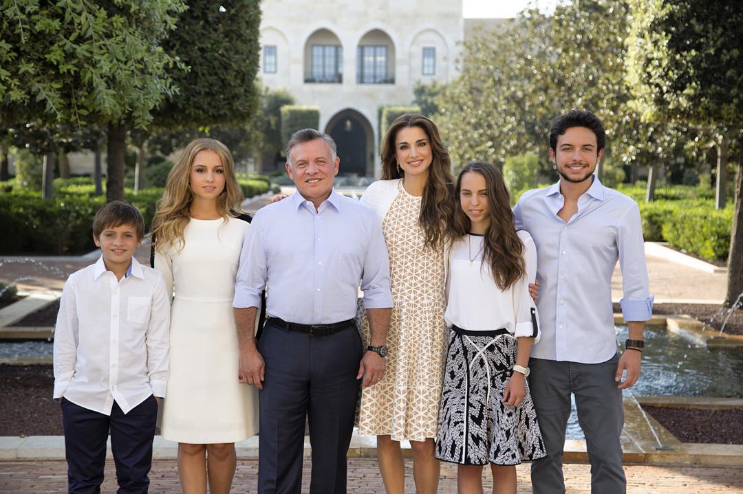 Rania di Giordania: foto di famiglia per augurare buon anno Rania di Giordania: foto di famiglia per augurare buon anno