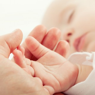 Scorbuto per un neonato alimentato con latte di mandorla