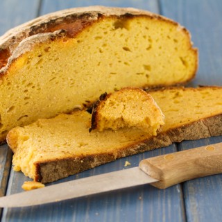 Ricetta del pane con farina di mais, perfetto per panini e bruschette