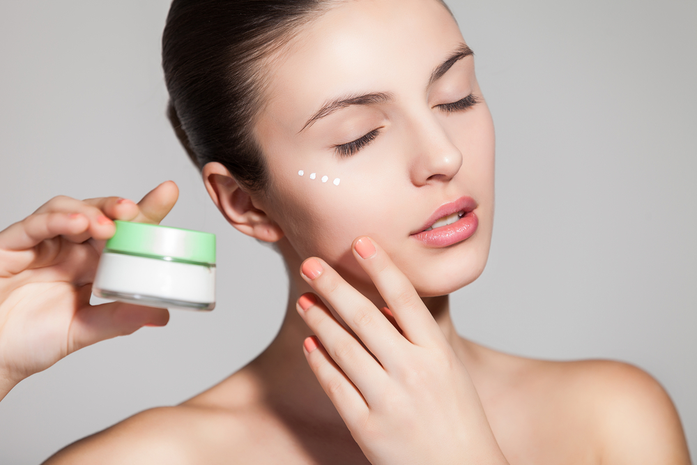 Sieri anti aging: i prodotti di bellezza per restare giovani Sieri anti aging: i prodotti di bellezza per restare giovani