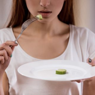 Anoressia in adolescenza: cause e sintomi