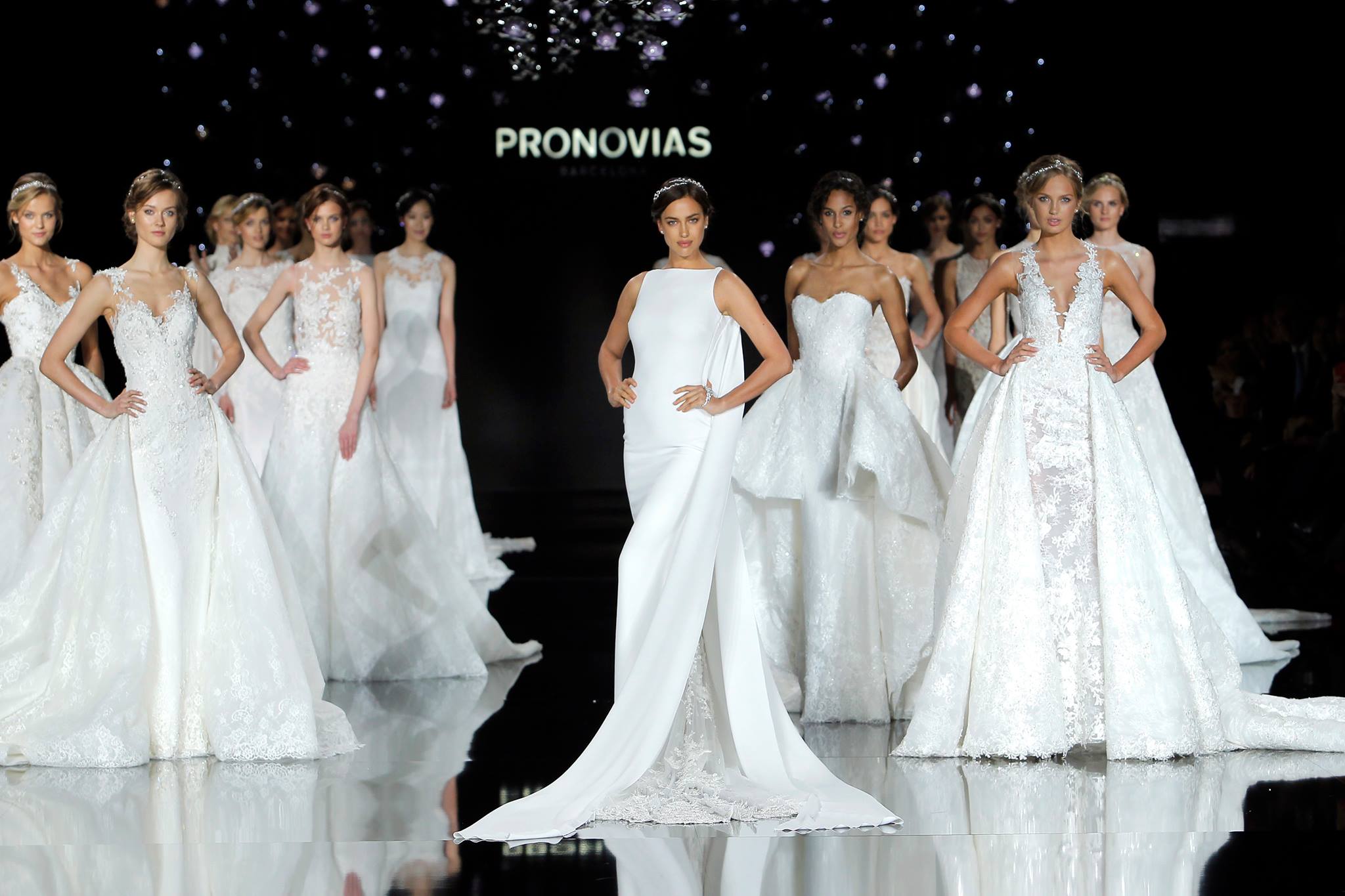 Pronovias presenta la collezione sposa 2017 Pronovias presenta la collezione sposa 2017