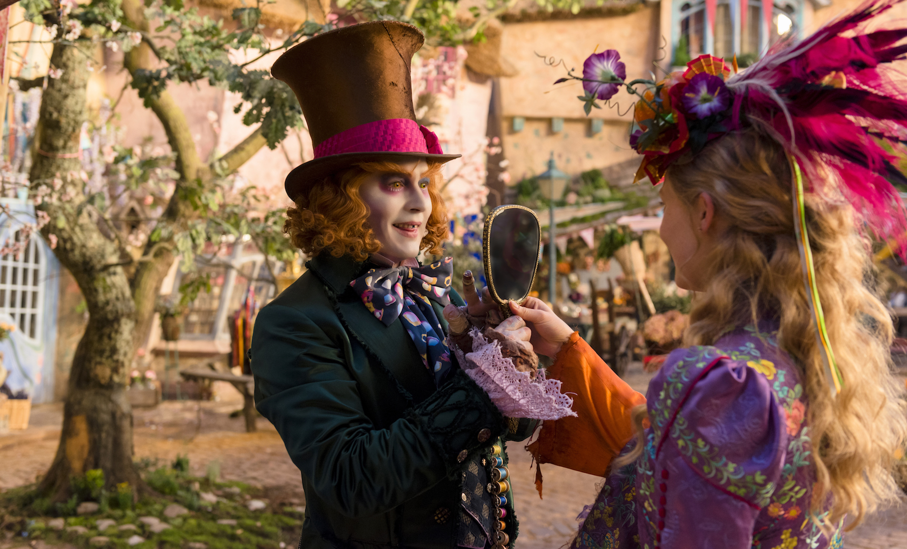 Alice attraverso lo specchio: i 5 costumi più belli Alice attraverso lo specchio: i 5 costumi più belli