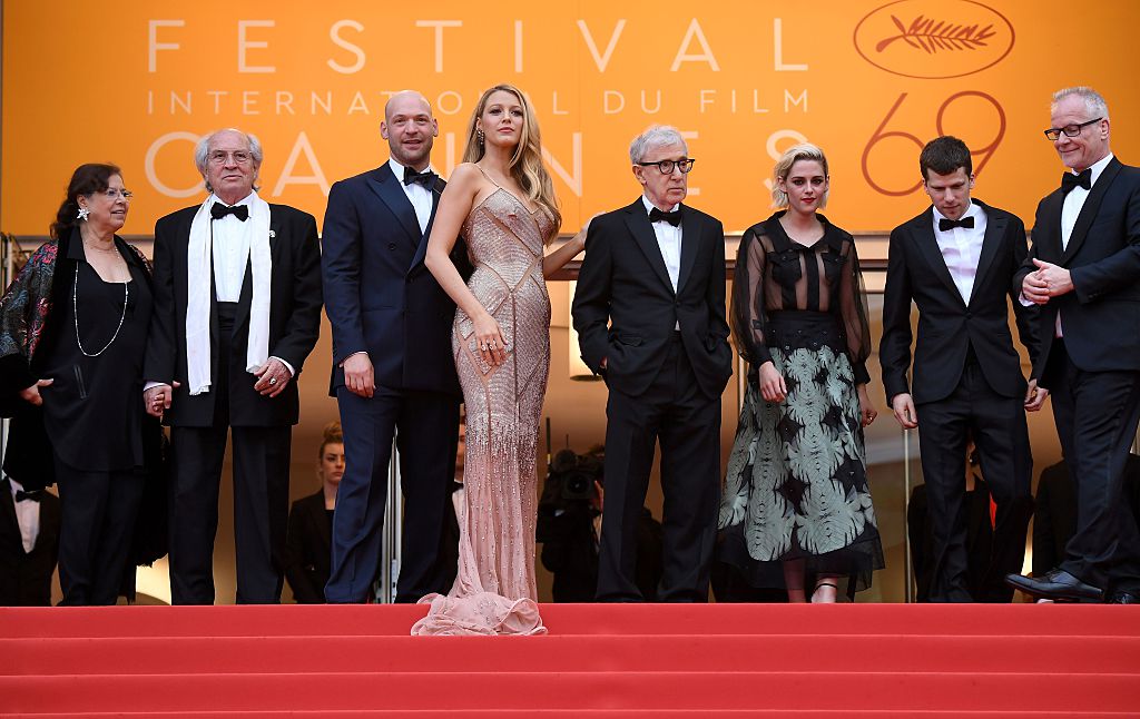 Blake Lively e Kristen Stewart sul red carpet di Cannes Blake Lively e Kristen Stewart sul red carpet di Cannes