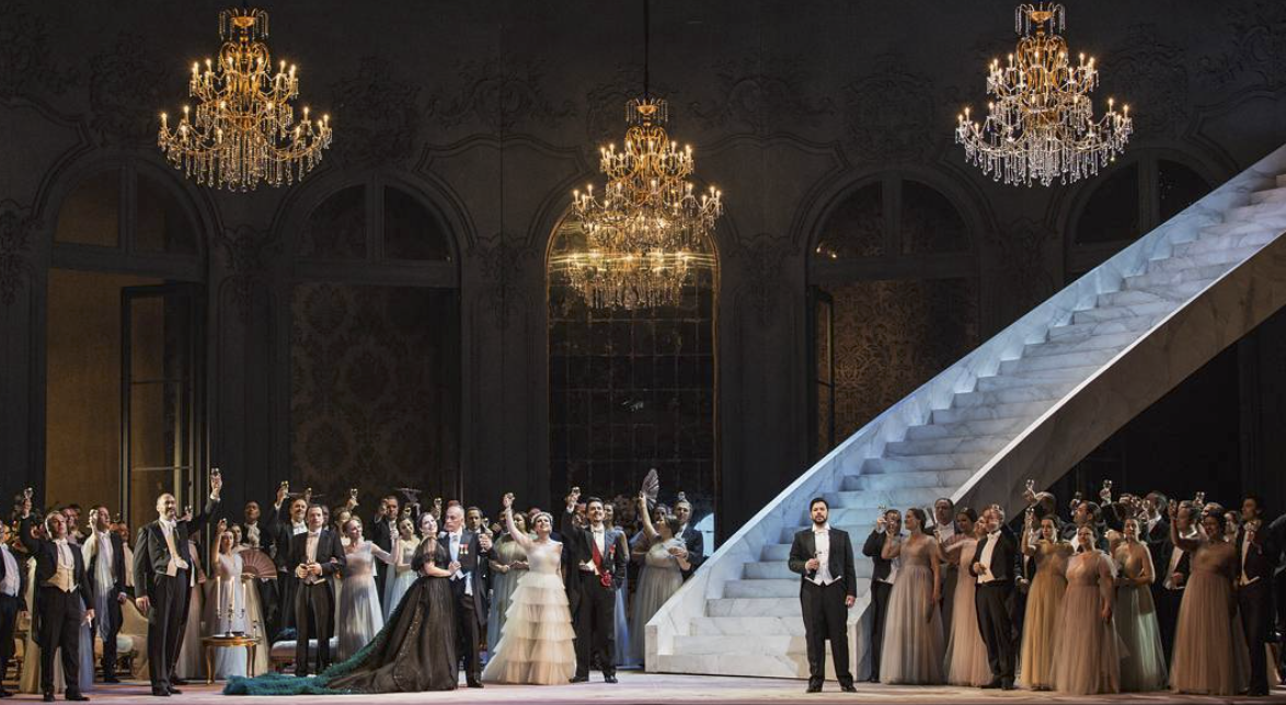 La Traviata della Coppola con i costumi di Valentino La Traviata della Coppola con i costumi di Valentino