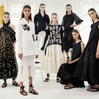 Dior: ritorno alle origini con il tailleur Bar
