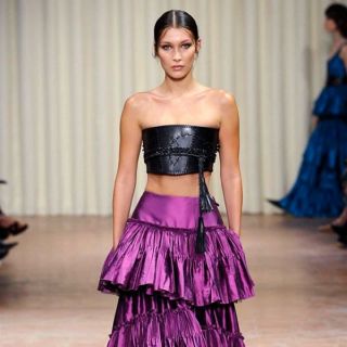 Alberta Ferretti, le immagini della collezione Primavera Estate 2017