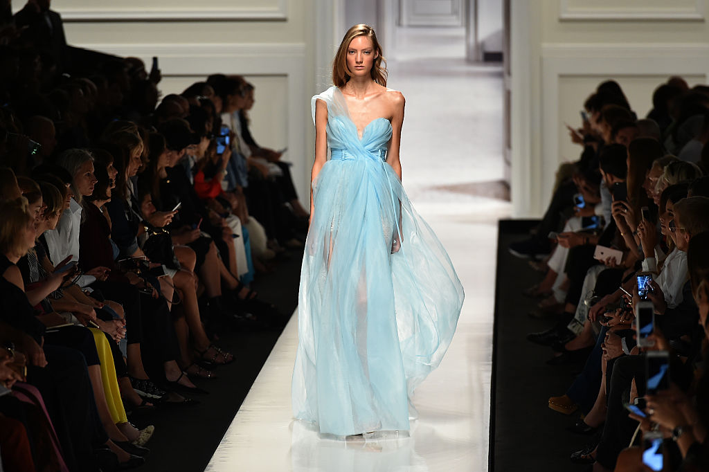 A Milano torna a sfilare l'eleganza di Ermanno Scervino A Milano torna a sfilare l'eleganza di Ermanno Scervino